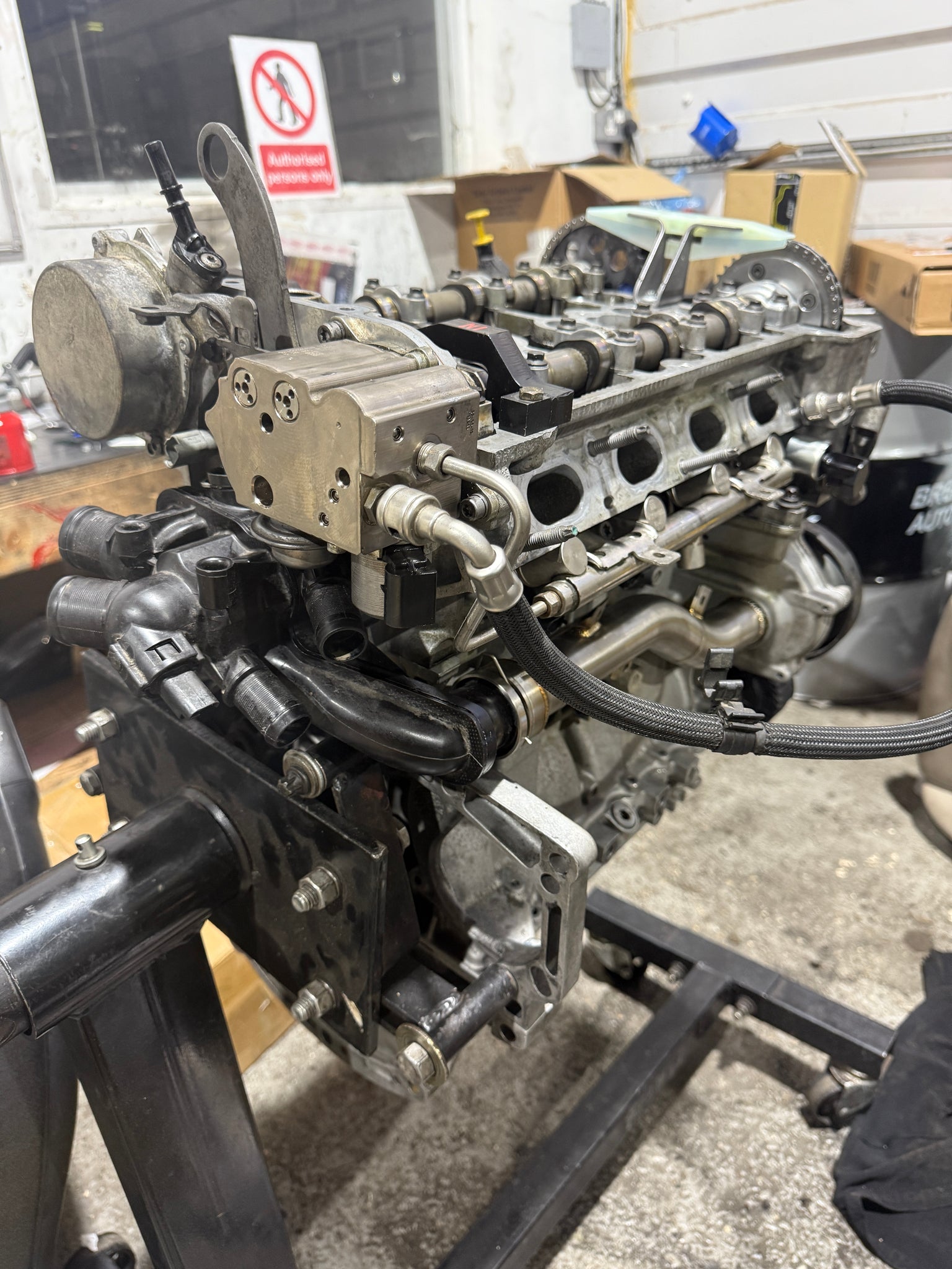 Gen2 Metal Crossover pipe R56