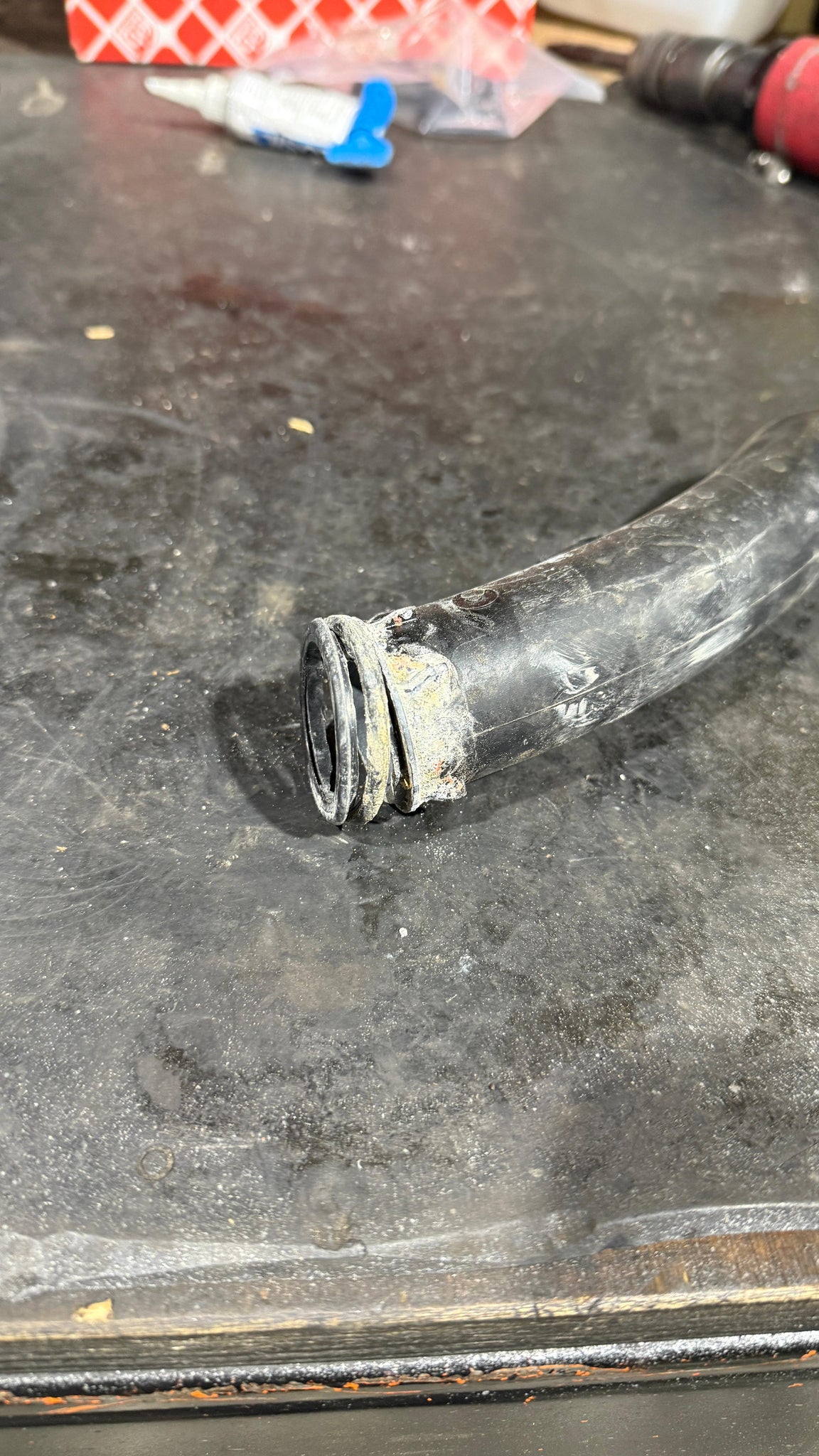 Gen2 Metal Crossover pipe R56